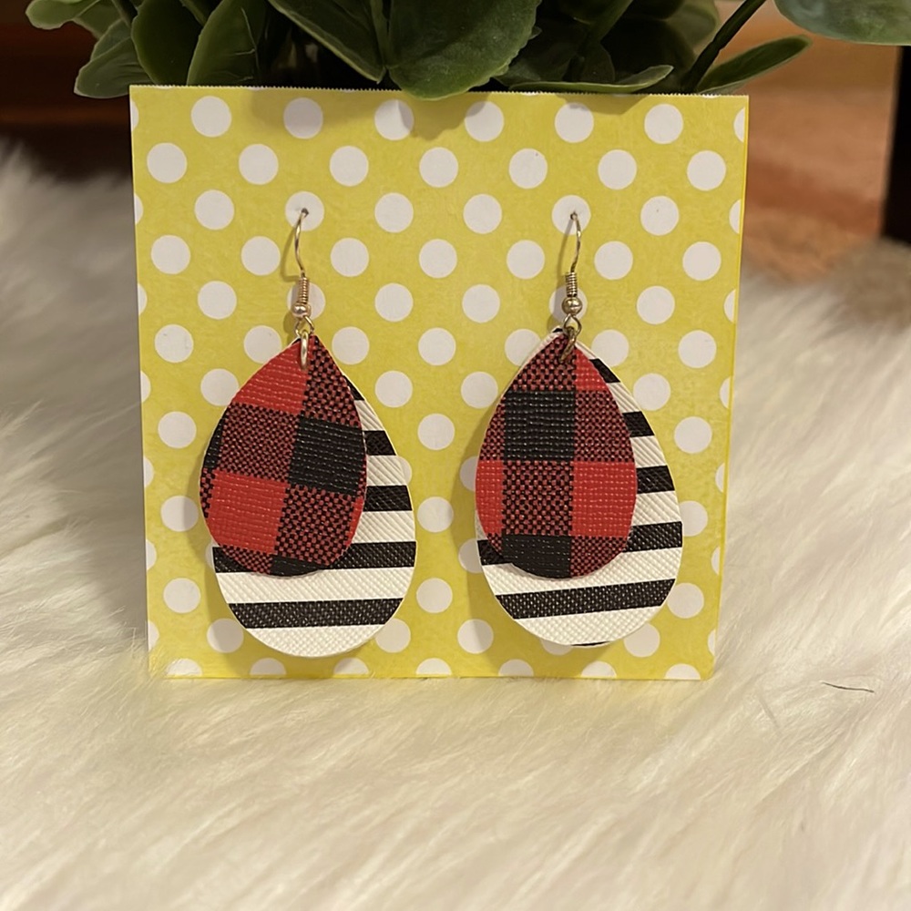 ✨3/$25✨ Two Layer Faux Leather Earrings